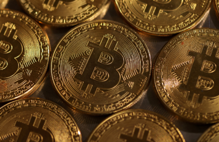 Bitcoin torna sopra i 70.000 dollari, mentre i trader puntano sulla presale della criptovaluta 'green' eTukTuk