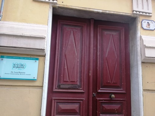 Imperia: blitz della Finanza per la cessione dello stabilimento balneare 'Sogni d'Estate', indagato Luca Ramone ed altri tre Imperia: blitz della Finanza per la cessione dello stabilimento balneare 'Sogni d'Estate', indagato Luca Ramone ed altri tre