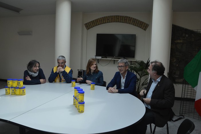 Ventimiglia: presentato il progetto del Lions Club ‘Barattolo dell’emergenza’ in collaborazione con Servizi Sociali ed Asl Ventimiglia: presentato il progetto del Lions Club ‘Barattolo dell’emergenza’ in collaborazione con Servizi Sociali ed Asl