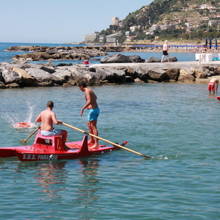 Taggia: esibizione dei bagnini della Salvamento alla festa dello sport