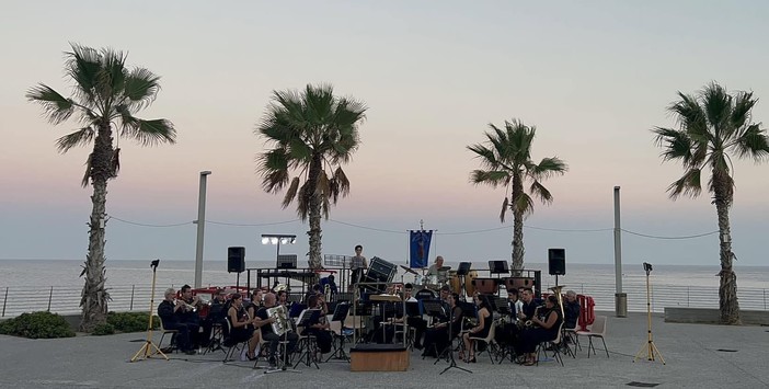 Bordighera, "La banda incanta il nuovo anno": concerto al teatro Golzi (Foto) Bordighera, "La banda incanta il nuovo anno": concerto al teatro Golzi (Foto)