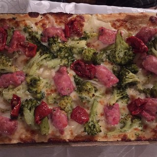 Un autunno ricco di novità al Puerto Escondido di Sanremo: le proposte comprendono giro pizza, paella alla valenciana e gustosi piatti con carne e pesce alla griglia