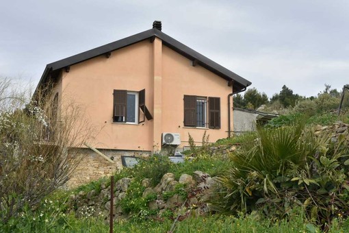 Bimba morta a Bordighera, in tv il racconto choc di un’amica di famiglia: “Aveva lividi ovunque"