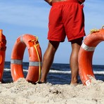 Crisi dei bagnini in Italia: polemiche degli assistenti ponentini sulla riforma tra prove severe e rischio spiagge balneari Crisi dei bagnini in Italia: polemiche degli assistenti ponentini sulla riforma tra prove severe e rischio spiagge balneari