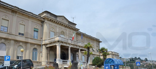 Sanremo: in congedo per assistere la madre malata, riceveva pazienti privatamente. Medico del 'Borea' indagato per truffa