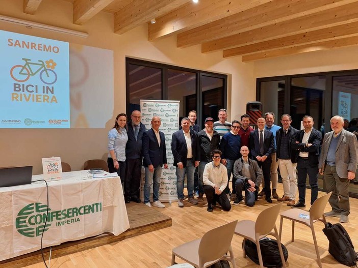 "Bici in Riviera": entusiasmo e partecipazione per l’evento dedicato al cicloturismo "Bici in Riviera": entusiasmo e partecipazione per l’evento dedicato al cicloturismo