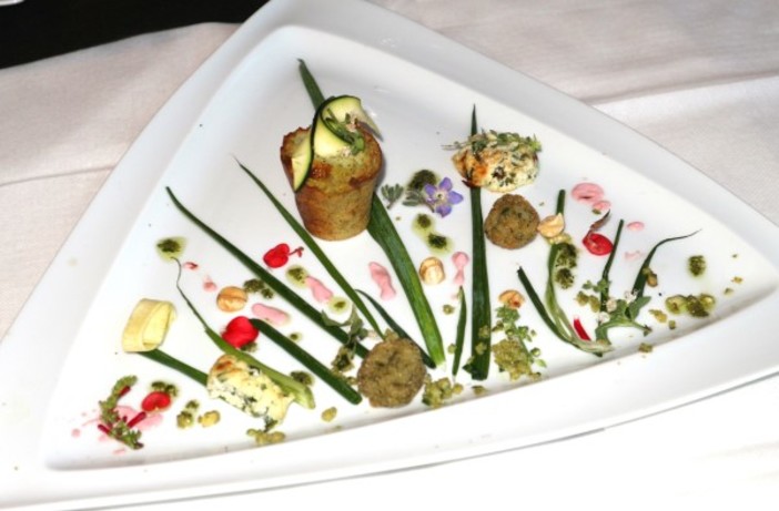 "Il giardino fiorito di Libereso", ovvero l'Arte nel piatto "Il giardino fiorito di Libereso", ovvero l'Arte nel piatto