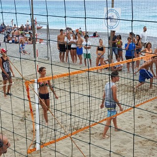 Bordighera: hanno vinto ‘I Maluvi’ il torneo di beach volley 4x4 del 23 luglio al campo comunale (Foto) Bordighera: hanno vinto ‘I Maluvi’ il torneo di beach volley 4x4 del 23 luglio al campo comunale (Foto)