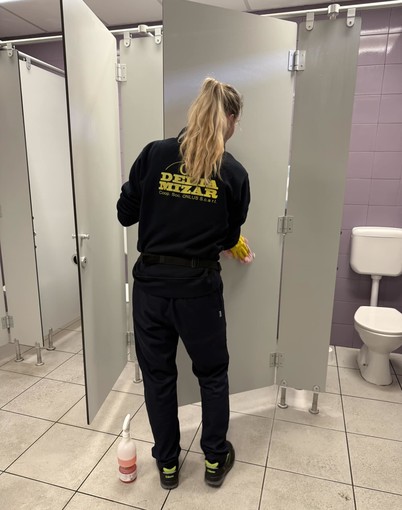 Ventimiglia, bagni pubblici al mercato coperto: al via il nuovo servizio di pulizia