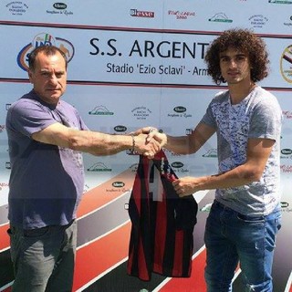 Calcio: nuovo attaccante per l'Argentina, arriva Besmir Balla, albanese, classe 1994, “Sono qua per fare il meglio e dare una grossa mano alla squadra” Calcio: nuovo attaccante per l'Argentina, arriva Besmir Balla, albanese, classe 1994, “Sono qua per fare il meglio e dare una grossa mano alla squadra”