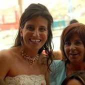 Giuseppina con la figlia Barbara Pasqua nel giorno del suo matrimonio Giuseppina con la figlia Barbara Pasqua nel giorno del suo matrimonio