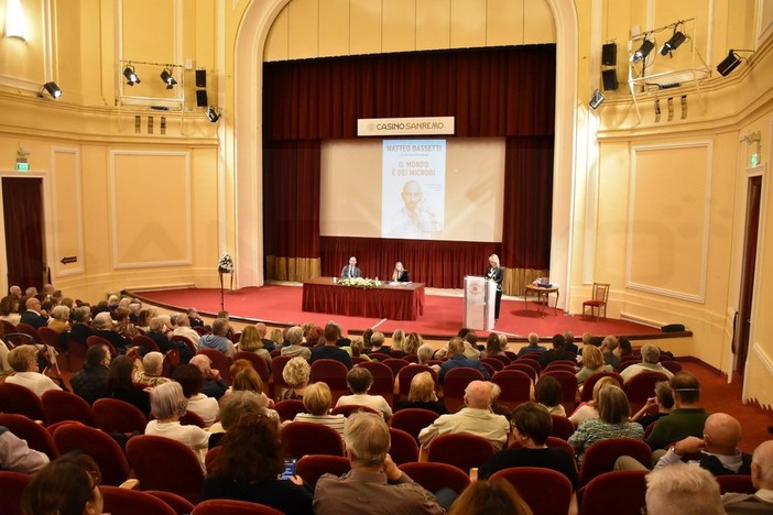 Contestazione Bassetti al Casinò di Sanremo, l'infettivologo: "Ho avuto paura, mai subito nulla di simile"