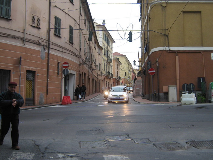 Imperia: pedonalizzazione di via Cascione, lettore "Cambiamenti così radicali hanno bisogno di tempo" Imperia: pedonalizzazione di via Cascione, lettore "Cambiamenti così radicali hanno bisogno di tempo"