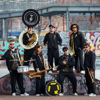 Sanremo, al Cimitero Monumentale la musica del “passaggio”: la Bandakadabra in concerto con Falzone e Caria