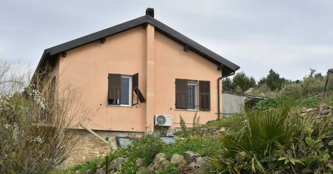 Bimba morta a Bordighera, in tv il racconto choc di un’amica di famiglia: “Aveva lividi ovunque"