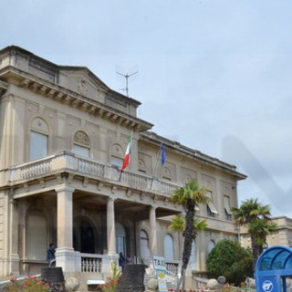 Sanremo: in congedo per assistere la madre malata, riceveva pazienti privatamente. Medico del 'Borea' indagato per truffa Sanremo: in congedo per assistere la madre malata, riceveva pazienti privatamente. Medico del 'Borea' indagato per truffa