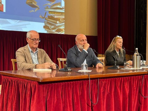 Gabrielli dopo la visita a Ventimiglia: "Situazione notevolmente migliorata, non ho trovato un'emergenza" Gabrielli dopo la visita a Ventimiglia: "Situazione notevolmente migliorata, non ho trovato un'emergenza"