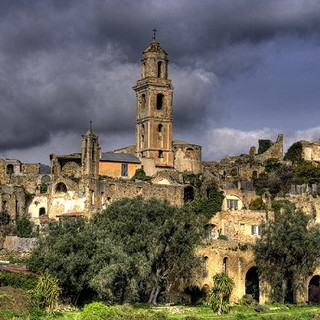 Sanremo: ingiunzioni di pagamento ai residenti di Bussana Vecchia, lanciata anche una petizione sul web