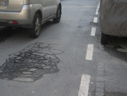 Sanremo: buche negli asfalti in città, la lettera di un 'sanremese a Milano'
