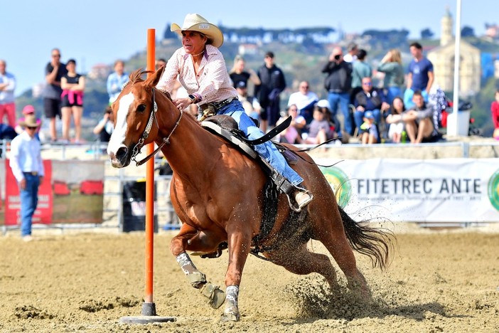 ‘Barrel on the Beach’ ai Bagni Vittoria Beach di Arma di Taggia