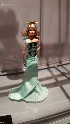 Barbie, icona di stile da più cinquant'anni, sfila a Roma al Complesso del Vittoriano (foto) Barbie, icona di stile da più cinquant'anni, sfila a Roma al Complesso del Vittoriano (foto)