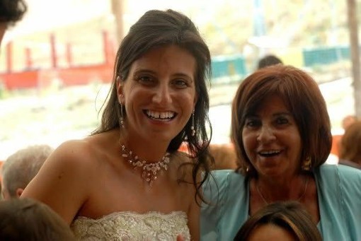 Giuseppina con la figlia Barbara Pasqua nel giorno del suo matrimonio