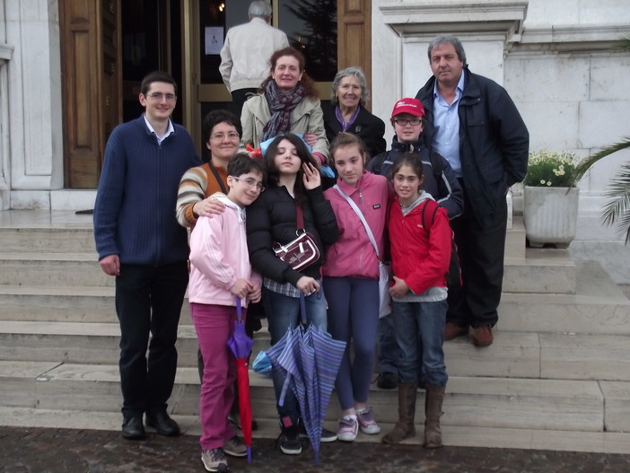 Un piccolo gruppo di bambini di Bajardo alla festa dei bambini ad Arenzano. Le foto Un piccolo gruppo di bambini di Bajardo alla festa dei bambini ad Arenzano. Le foto