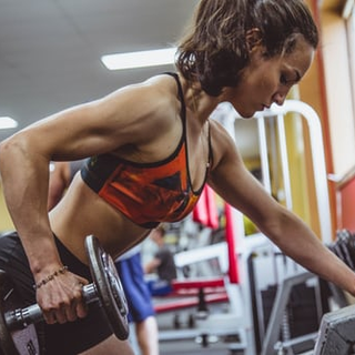Una palestra in casa: come scegliere gli attrezzi