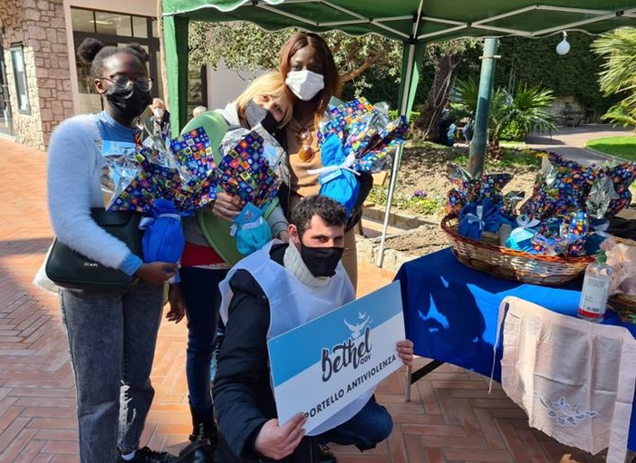 Successo per l'appuntamento con la solidarietà a Sanremo e Bordighera con l'associazione 'Bethel' Successo per l'appuntamento con la solidarietà a Sanremo e Bordighera con l'associazione 'Bethel'
