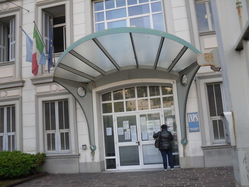 Sanremo: blocco informatico all’INPS, utenti letteralmente imbufaliti questa mattina negli uffici Sanremo: blocco informatico all’INPS, utenti letteralmente imbufaliti questa mattina negli uffici