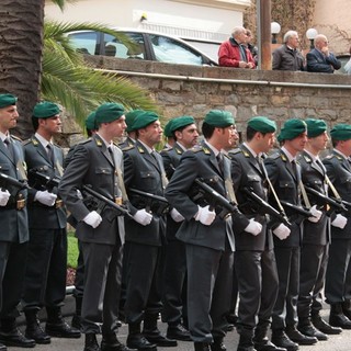 Sanremo: i bambini della scuola primaria di via Volta a lezione di legalità. Docenti i militari della GdF