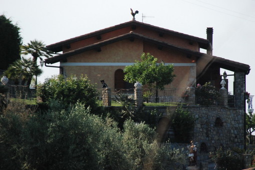 Bordighera: assistenza scolastica e sociale ai figli della famiglia Pellegrino Bordighera: assistenza scolastica e sociale ai figli della famiglia Pellegrino