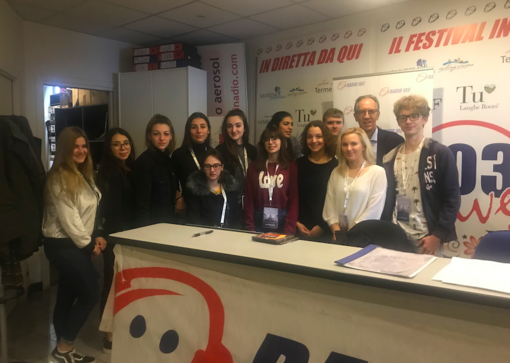 Il Sindaco Alberto Biancheri intervistato dai ragazzi del progetto Sanremo news International Il Sindaco Alberto Biancheri intervistato dai ragazzi del progetto Sanremo news International