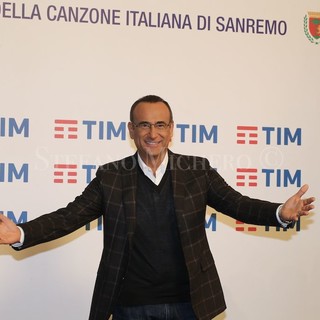 #Sanremo2017: Conti lascia il Festival e le emozioni dopo tre anni di successi, "Non dimenticherò il rapporto con Maria"