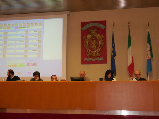 Ventimiglia: convocato per martedì 28 febbraio il prossimo Consiglio comunale, all'ordine del giorno spiagge libere attrezzate e abbattimento barriere architettoniche