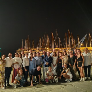 Sanremo: con una cena alla Canottieri si è conclusa l'estate per il gruppo di amici che frequentano il 'Moletto'