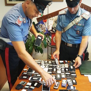 Sanremo: 30enne marocchino in possesso di oltre 50 dispositivi elettronici, fermato nella Pigna dai Carabinieri