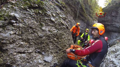 Ventimiglia: due migranti salvati dai Vvf nella zona dei Balzi Rossi dove avevano trovato rifugio