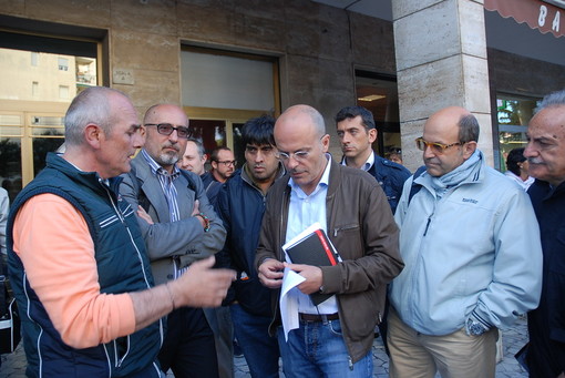 Elezioni ad Imperia: ieri il candidato Capacci in visita in via Trento