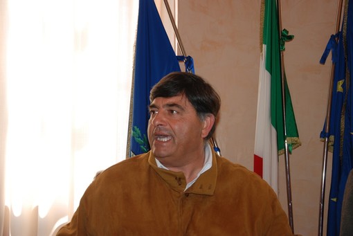 Istanza di fallimento nei confronti di Rivieracqua. Intervista all'Assessore De Bonis: "Sono molto dispiaciuto, non si aiuta un debitore dandogli la stricnina"