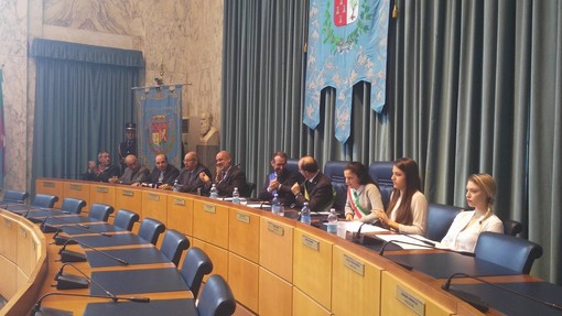 Imperia celebra il 25 aprile con la deposizione della corona d'alloro ai caduti e la cerimonia solenne in Consiglio Comunale (Foto e video)