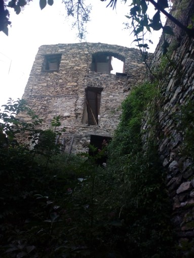 La casa in cui è crollato il tetto
