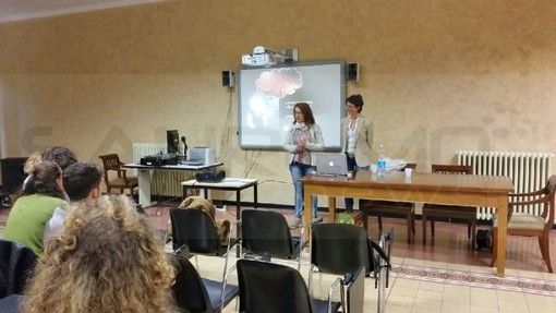 Sanremo: gli studenti del Liceo Cassini immersi nei misteri dell’astrofisica e nei segreti rivelati dalle onde gravitazionali Sanremo: gli studenti del Liceo Cassini immersi nei misteri dell’astrofisica e nei segreti rivelati dalle onde gravitazionali