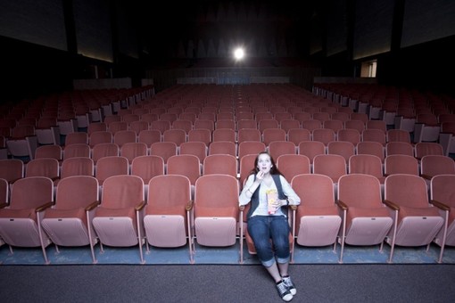 Le nuove frontiere del cinema: tra innovazione, crisi e rinascita