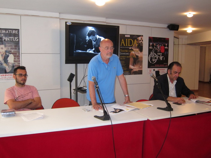 La presentazione degli spettacoli La presentazione degli spettacoli