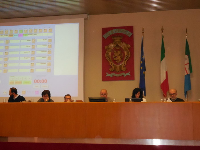 Ventimiglia: convocato per martedì 28 febbraio il prossimo Consiglio comunale, all'ordine del giorno spiagge libere attrezzate e abbattimento barriere architettoniche