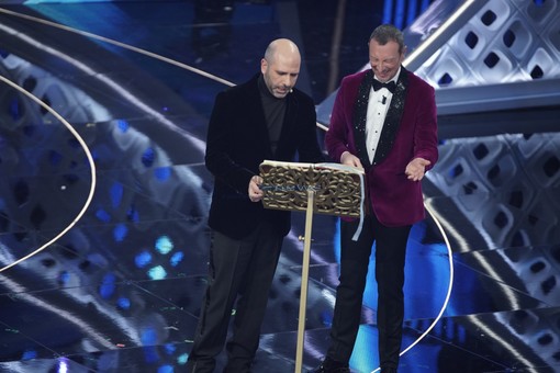 La comicità di Checco Zalone e l'irriverente celebrazione dell'amore universale La comicità di Checco Zalone e l'irriverente celebrazione dell'amore universale