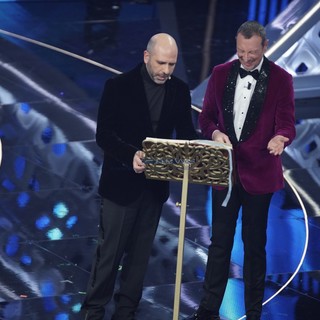 La comicità di Checco Zalone e l'irriverente celebrazione dell'amore universale La comicità di Checco Zalone e l'irriverente celebrazione dell'amore universale