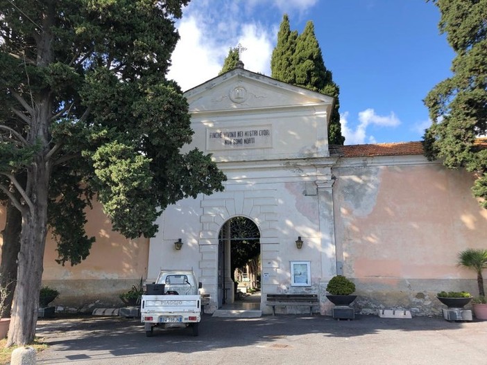 Diano Marina, prorogato alla Coop Ls il servizio di custodia e gestione dei servizi cimiteriali Diano Marina, prorogato alla Coop Ls il servizio di custodia e gestione dei servizi cimiteriali