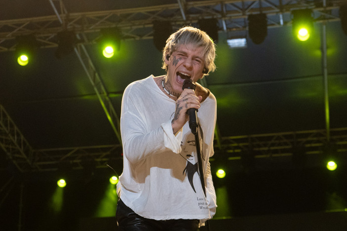 Una foto dell'esibizione di Chiello dello scorso 27 luglio a Sanremo / Erika Bonazinga Una foto dell'esibizione di Chiello dello scorso 27 luglio a Sanremo / Erika Bonazinga